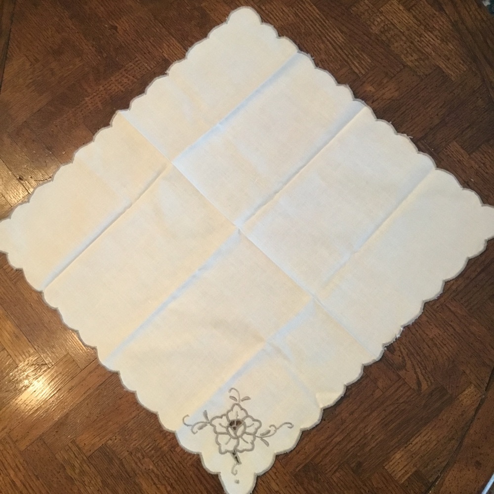 Gray Embroidered Cream Dinner Napkins - Picture 2 of 3
